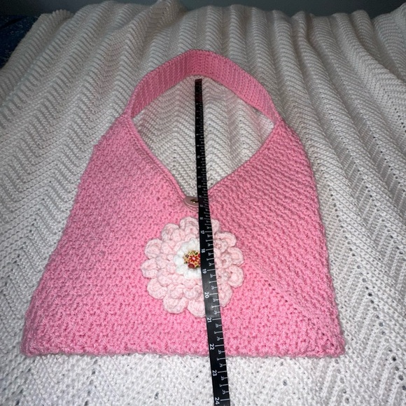 Handmade Pink Crochet Shoulder Bag with Faux Leather Snap Closure - Picture 4 of 6